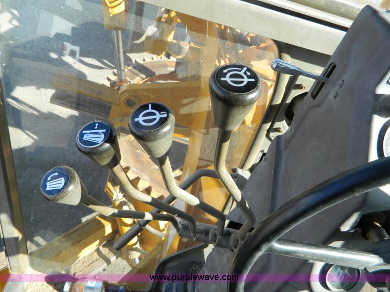 image for item L7307 1988 Champion 710A motor grader