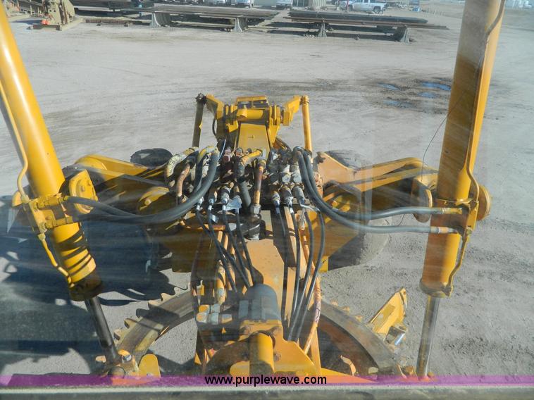 image for item L7307 1988 Champion 710A motor grader