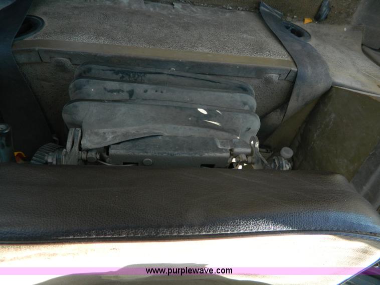 image for item L7307 1988 Champion 710A motor grader