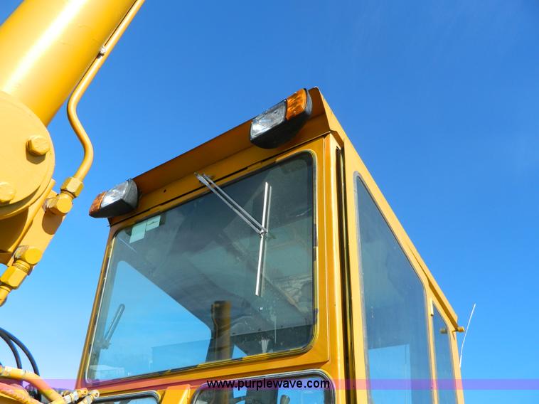 image for item L7307 1988 Champion 710A motor grader