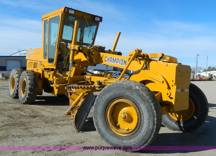 image for item L7307 1988 Champion 710A motor grader