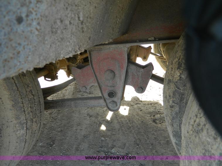 image for item L7311 2001 Belshe T10 drop deck trailer