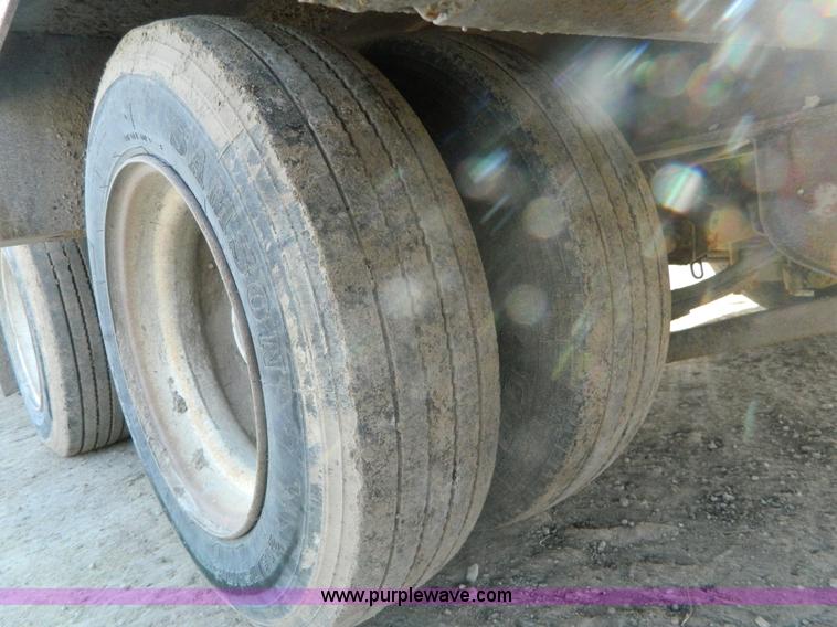 image for item L7311 2001 Belshe T10 drop deck trailer