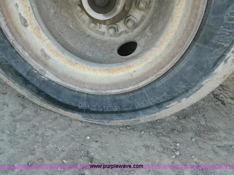 image for item L7311 2001 Belshe T10 drop deck trailer