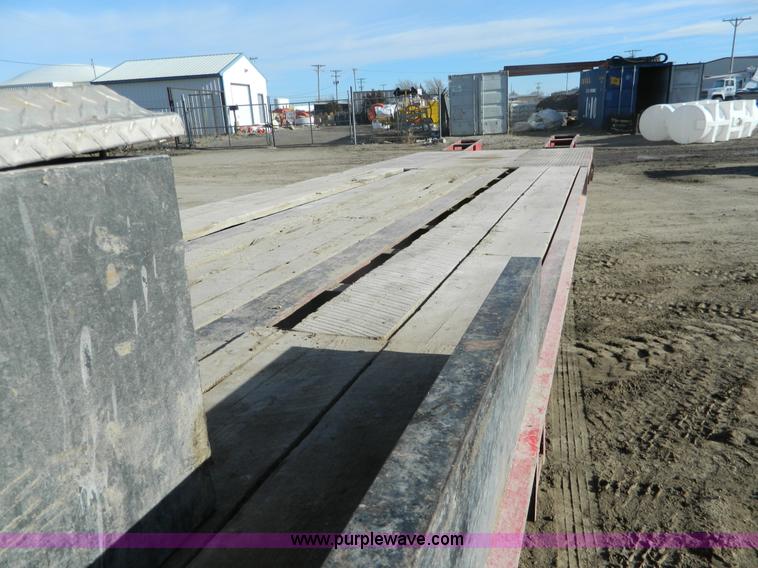 image for item L7311 2001 Belshe T10 drop deck trailer