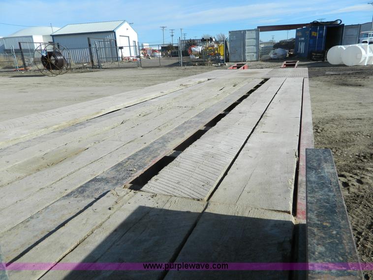 image for item L7311 2001 Belshe T10 drop deck trailer