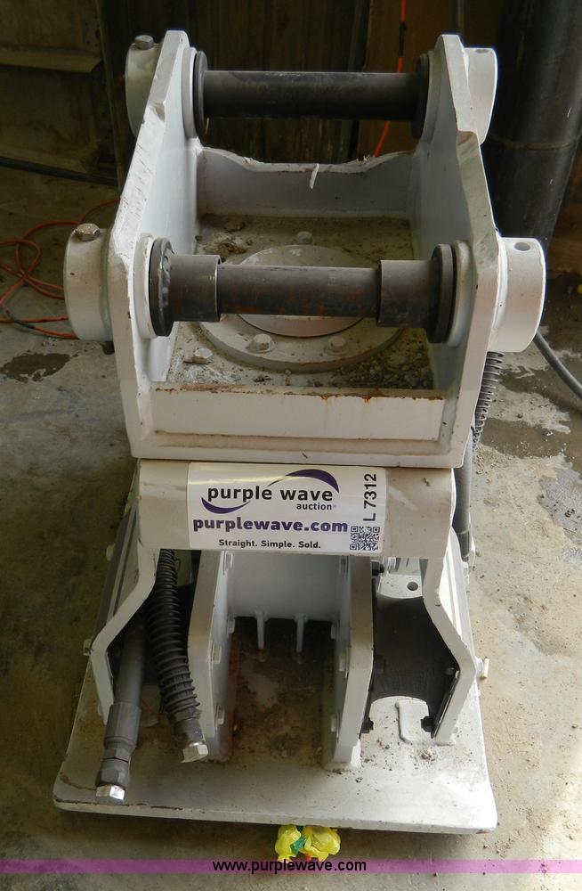 image for item L7312 Furukawa HP65 backhoe pad foot vibrator