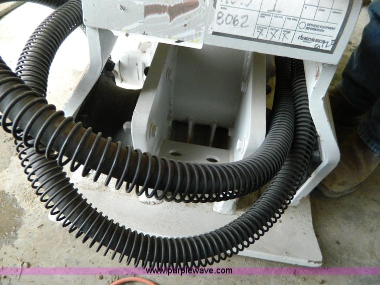 image for item L7312 Furukawa HP65 backhoe pad foot vibrator