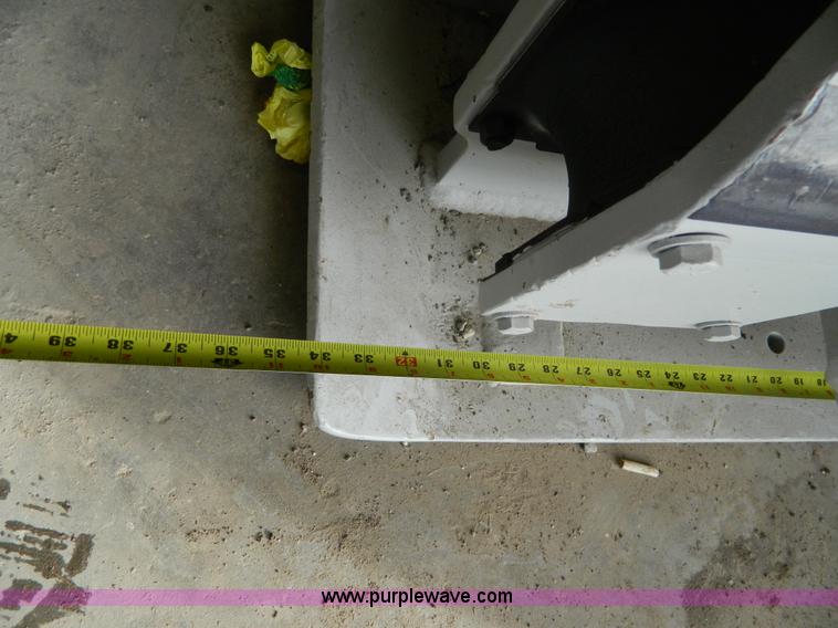 image for item L7312 Furukawa HP65 backhoe pad foot vibrator