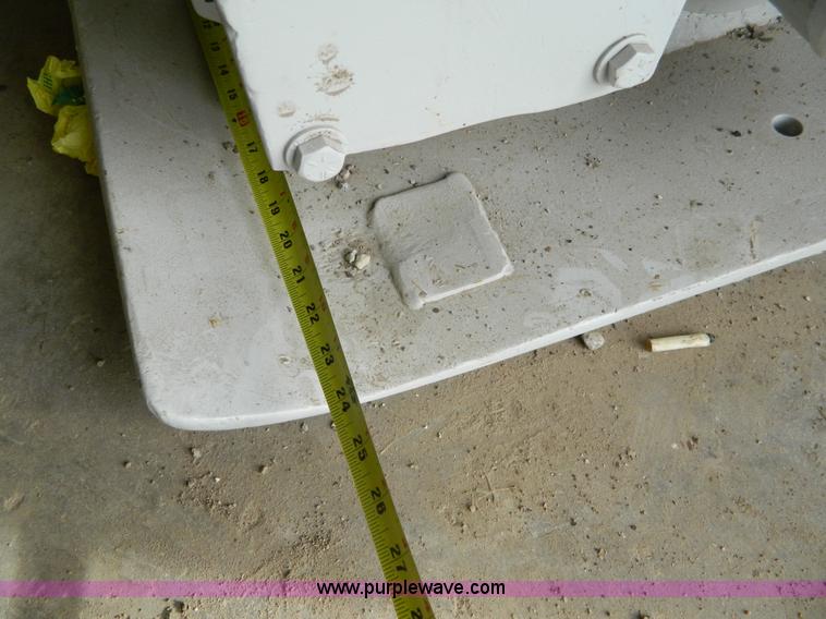 image for item L7312 Furukawa HP65 backhoe pad foot vibrator