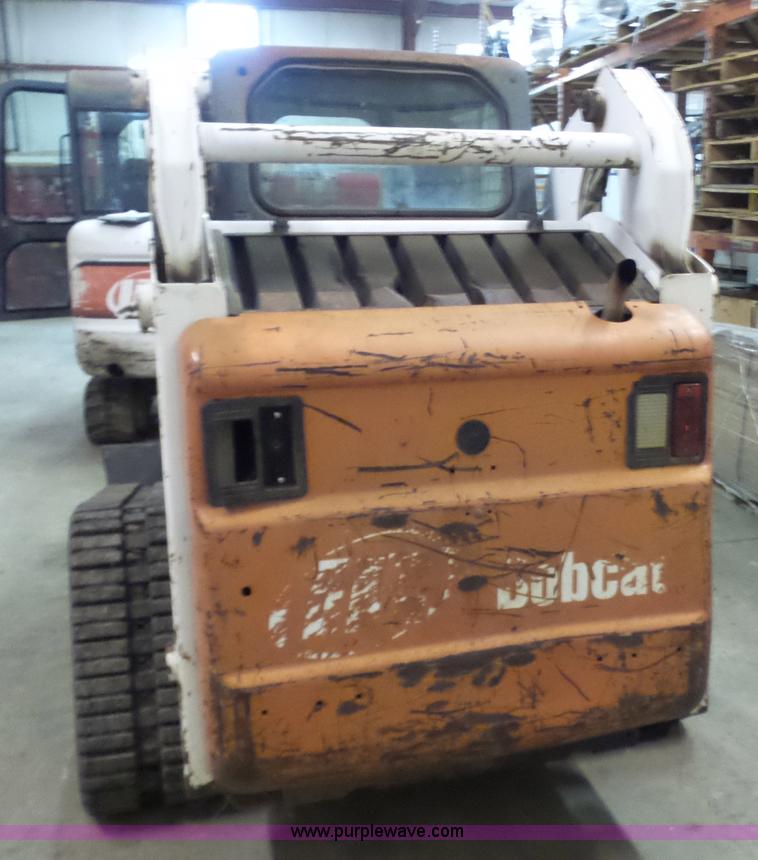 image for item N9352 2001 Bobcat T190 skid steer