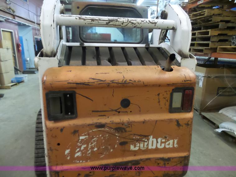 image for item N9352 2001 Bobcat T190 skid steer
