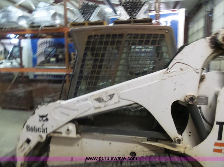 image for item N9352 2001 Bobcat T190 skid steer