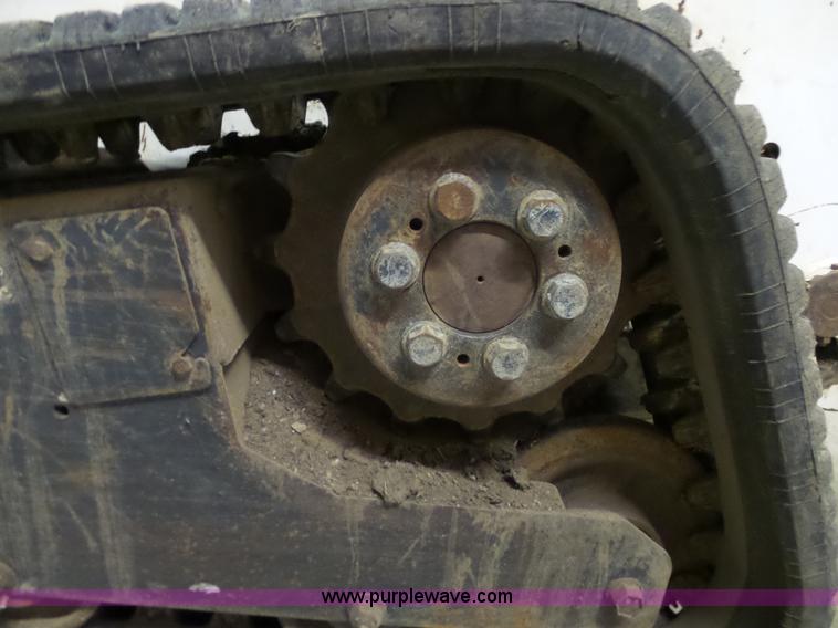 image for item N9352 2001 Bobcat T190 skid steer