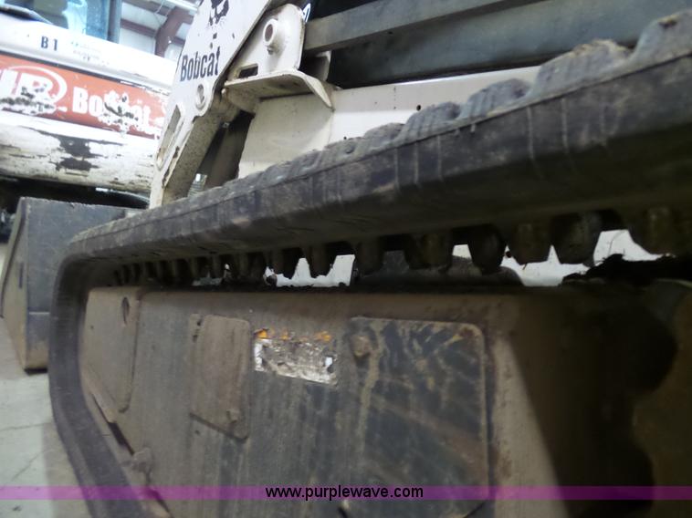 image for item N9352 2001 Bobcat T190 skid steer