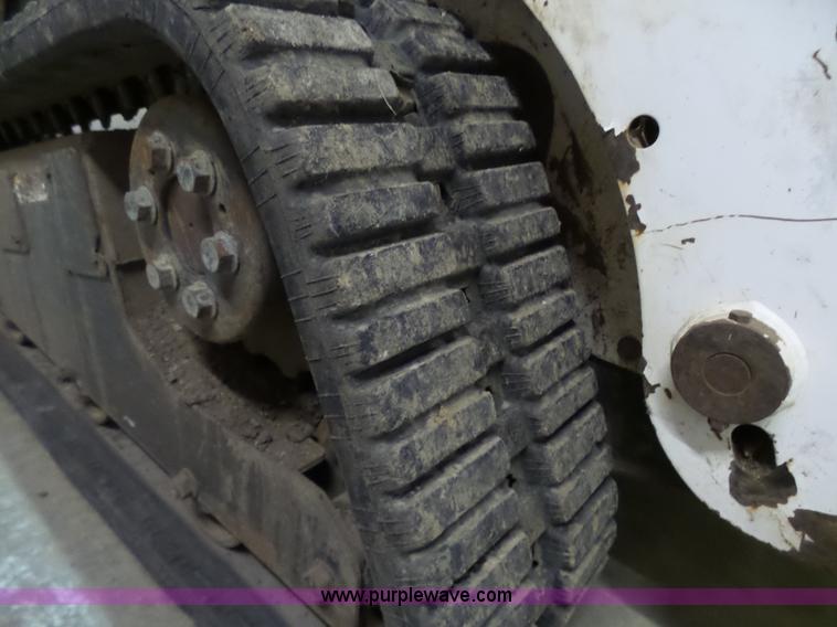 image for item N9352 2001 Bobcat T190 skid steer