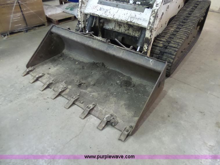 image for item N9352 2001 Bobcat T190 skid steer