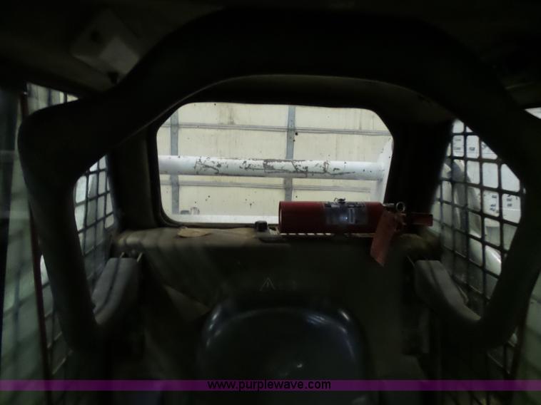 image for item N9352 2001 Bobcat T190 skid steer