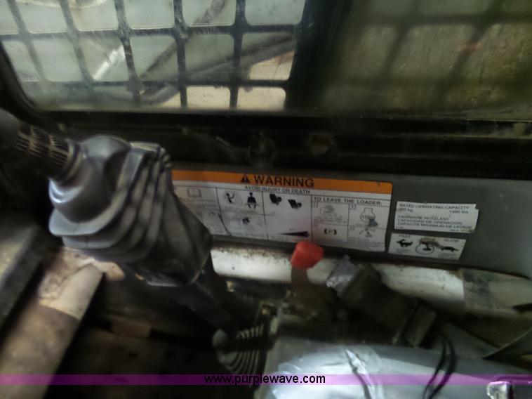 image for item N9352 2001 Bobcat T190 skid steer