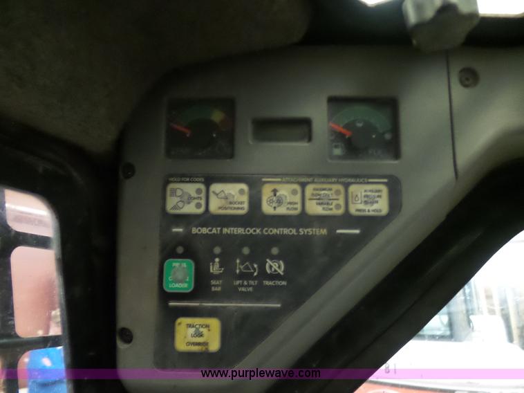 image for item N9352 2001 Bobcat T190 skid steer