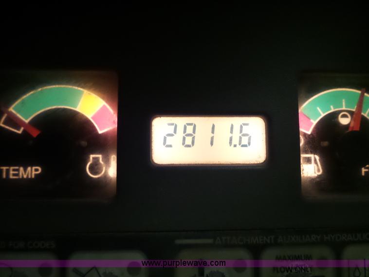 image for item N9352 2001 Bobcat T190 skid steer