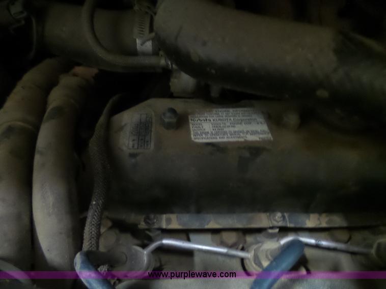 image for item N9352 2001 Bobcat T190 skid steer