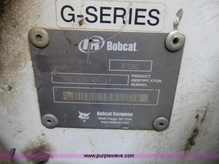 image for item N9352 2001 Bobcat T190 skid steer