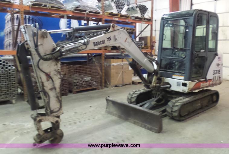 image for item N9353 2001 Bobcat 331E compact excavator