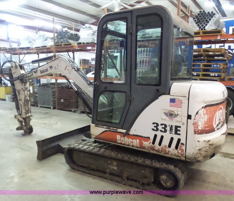 image for item N9353 2001 Bobcat 331E compact excavator