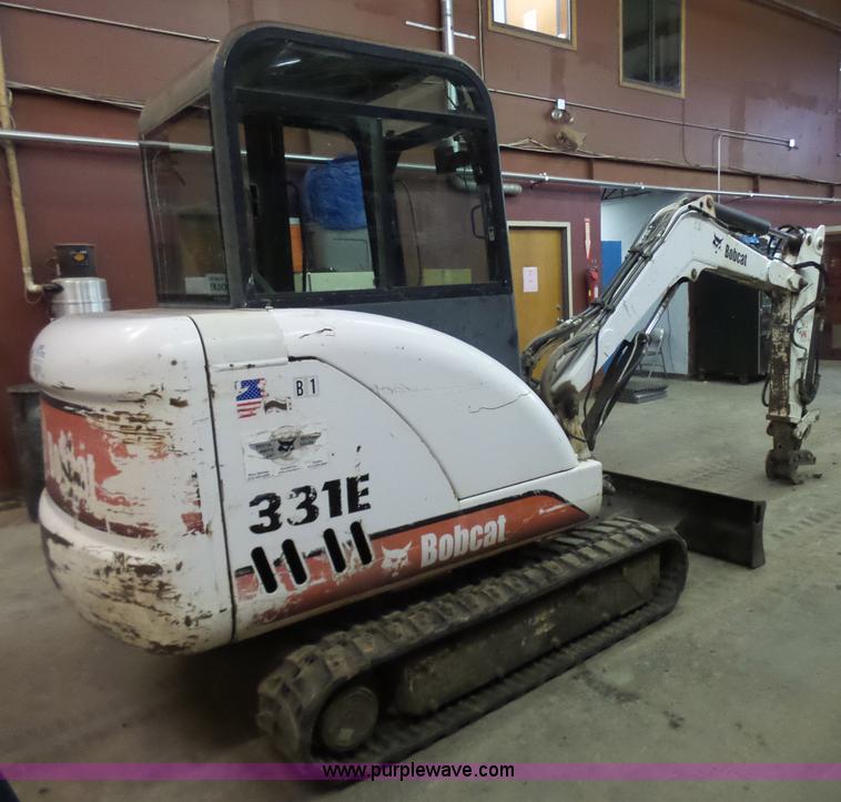 image for item N9353 2001 Bobcat 331E compact excavator