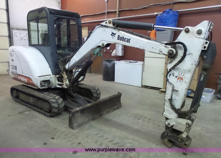 image for item N9353 2001 Bobcat 331E compact excavator