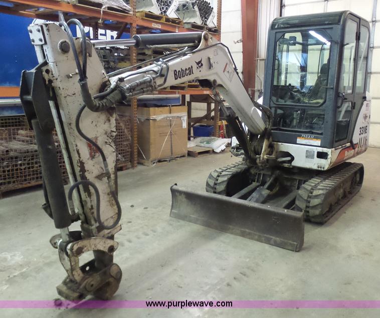 image for item N9353 2001 Bobcat 331E compact excavator