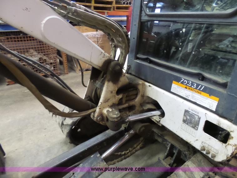 image for item N9353 2001 Bobcat 331E compact excavator