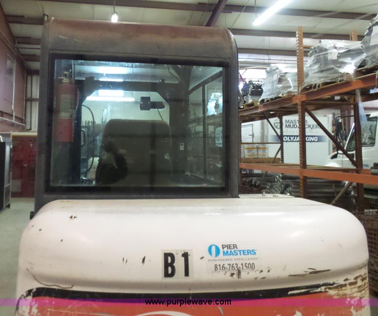 image for item N9353 2001 Bobcat 331E compact excavator