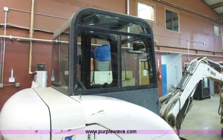 image for item N9353 2001 Bobcat 331E compact excavator