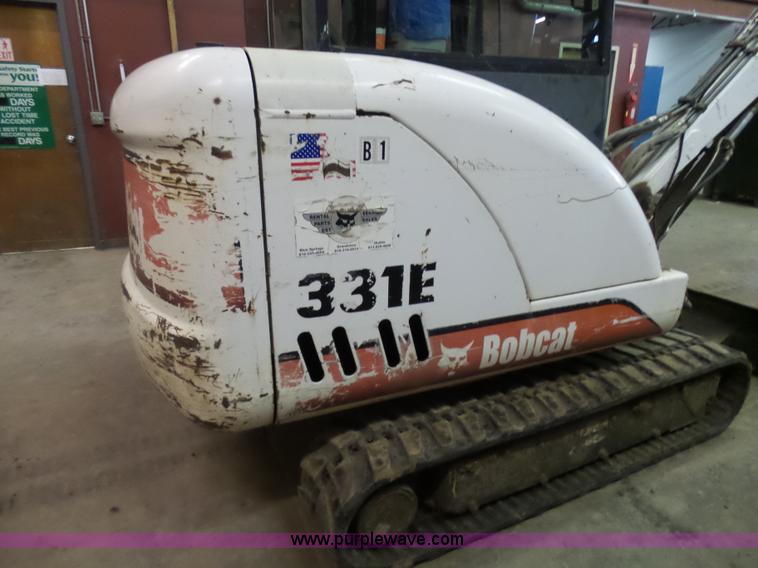 image for item N9353 2001 Bobcat 331E compact excavator