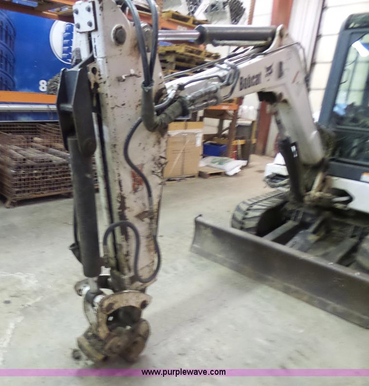 image for item N9353 2001 Bobcat 331E compact excavator