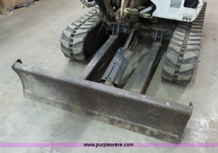 image for item N9353 2001 Bobcat 331E compact excavator