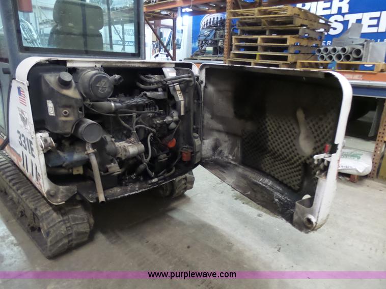 image for item N9353 2001 Bobcat 331E compact excavator