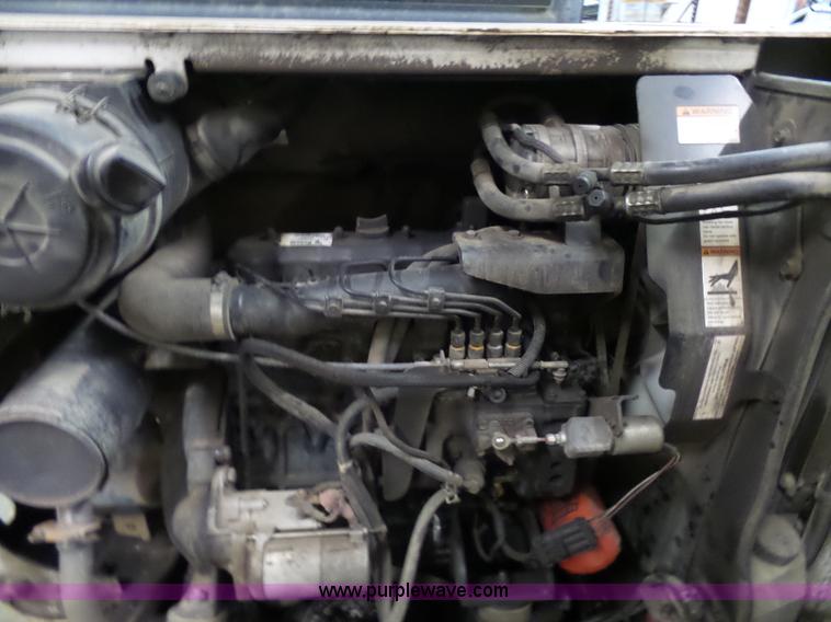 image for item N9353 2001 Bobcat 331E compact excavator