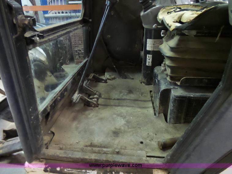 image for item N9353 2001 Bobcat 331E compact excavator