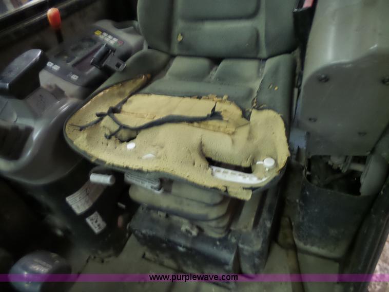 image for item N9353 2001 Bobcat 331E compact excavator