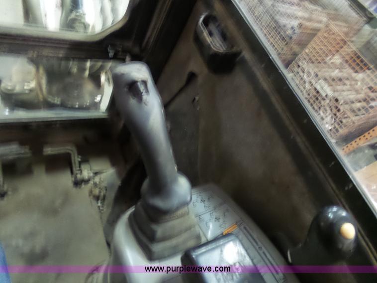 image for item N9353 2001 Bobcat 331E compact excavator