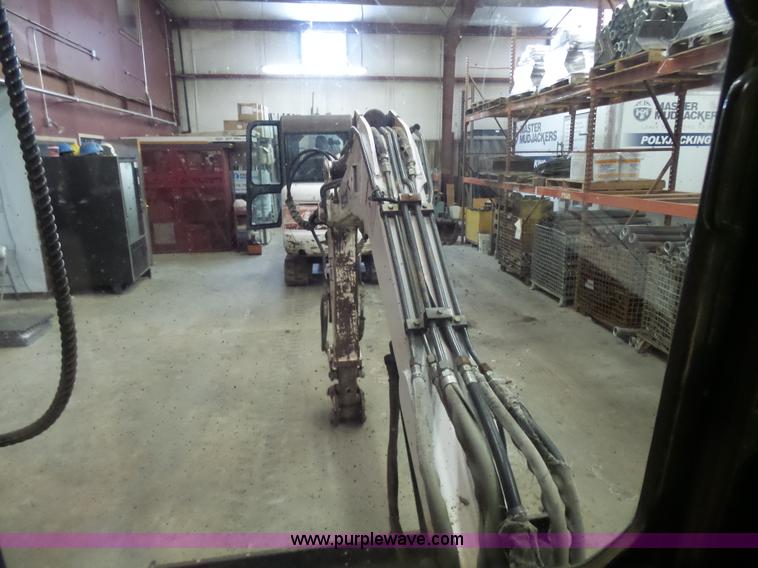 image for item N9353 2001 Bobcat 331E compact excavator