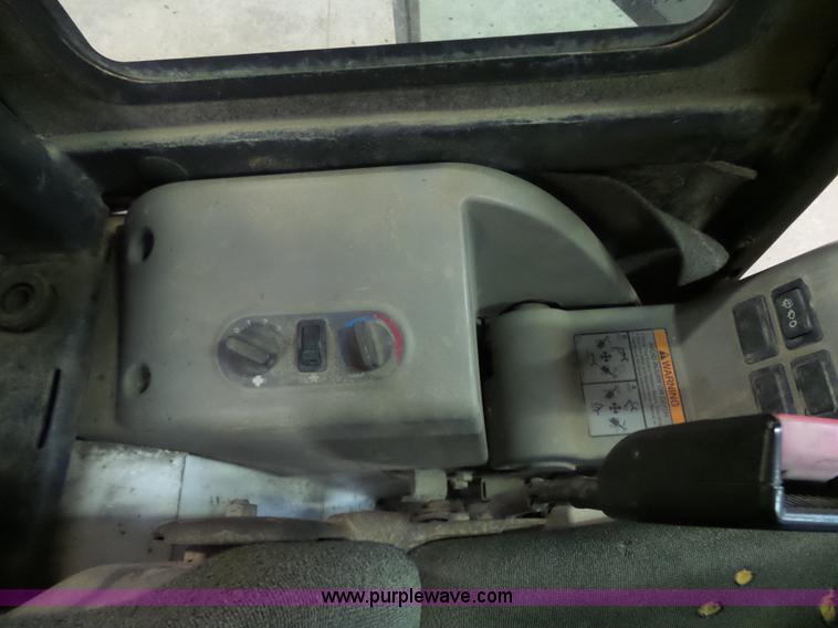 image for item N9353 2001 Bobcat 331E compact excavator