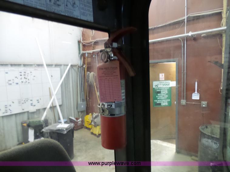 image for item N9353 2001 Bobcat 331E compact excavator