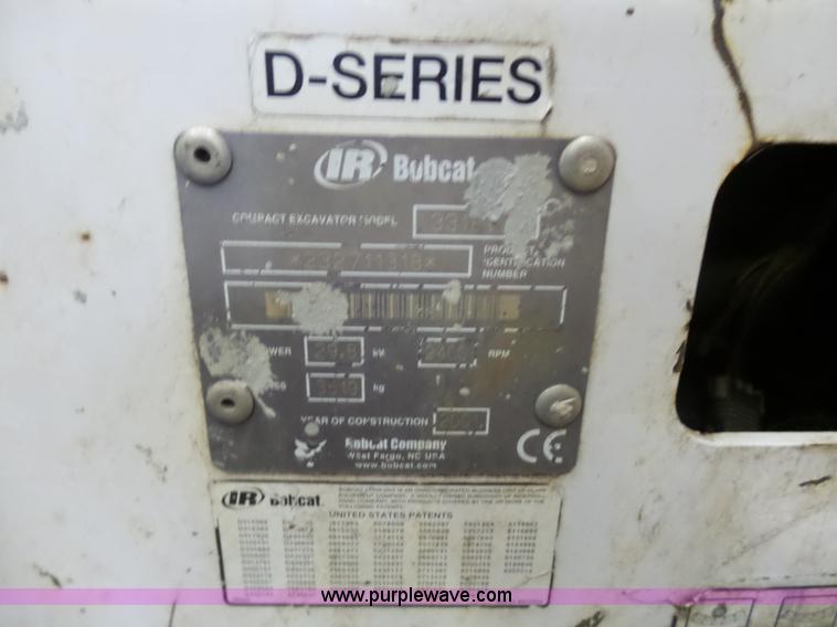 image for item N9353 2001 Bobcat 331E compact excavator