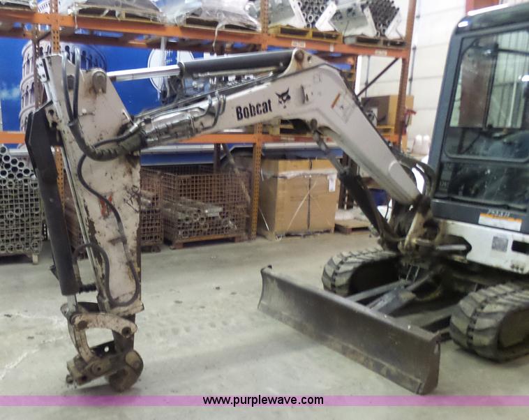image for item N9353 2001 Bobcat 331E compact excavator