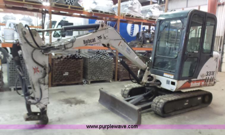 image for item N9354 2001 Bobcat 331E compact excavator