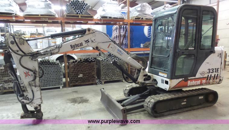 image for item N9354 2001 Bobcat 331E compact excavator